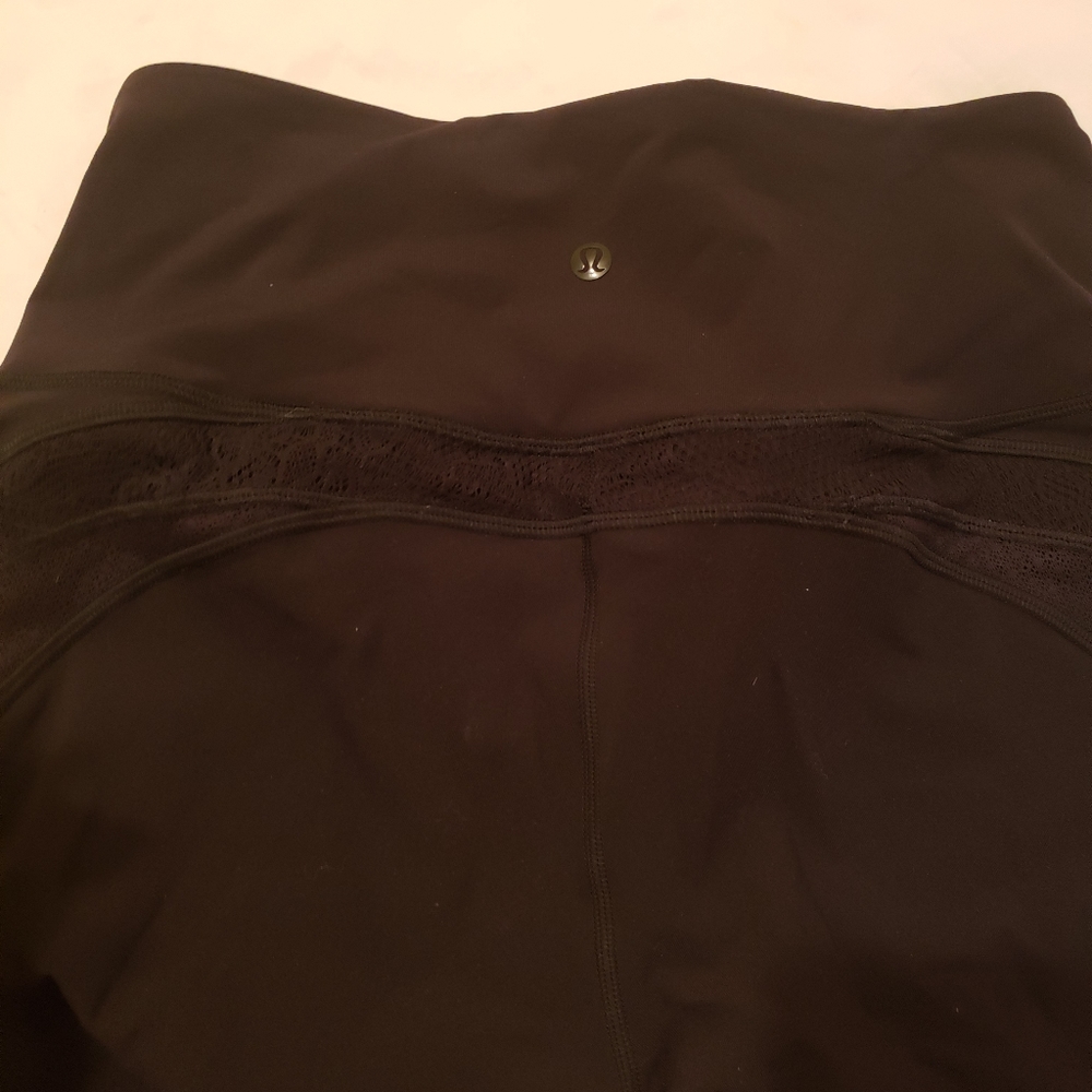 Lululemon - Picture 3 of 3